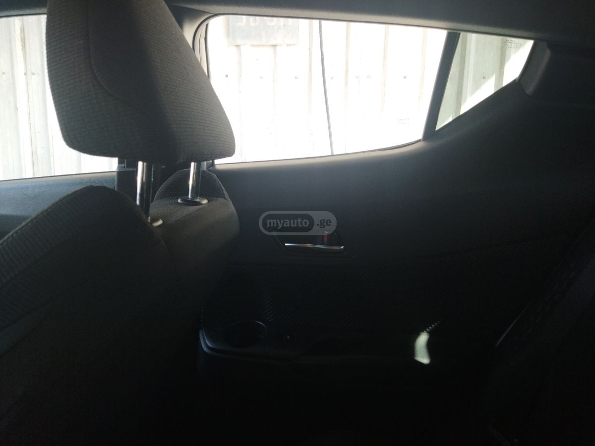 Toyota CHR - фото 10