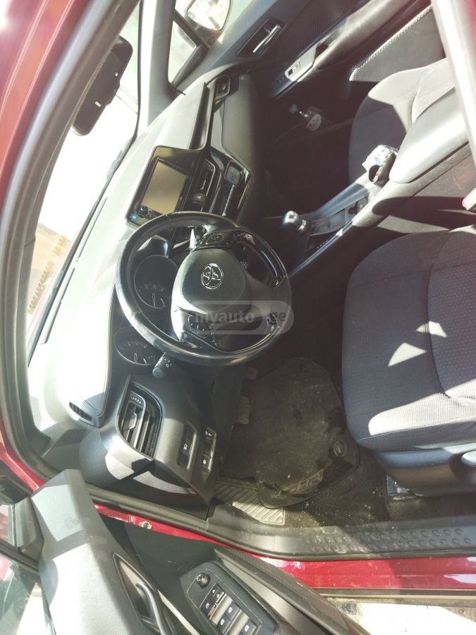 Toyota CHR - фото 4