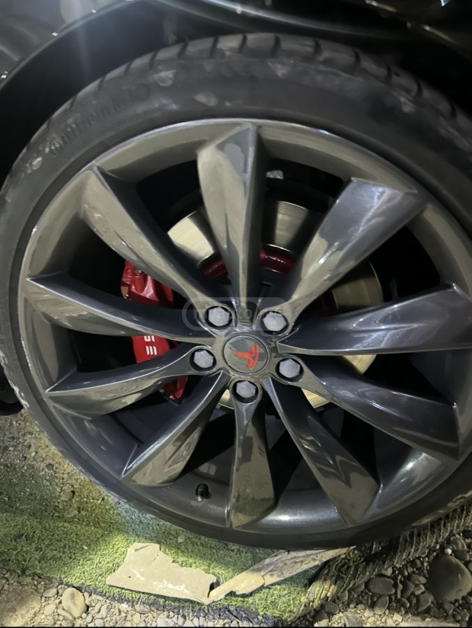 Tesla Model S - фото 8