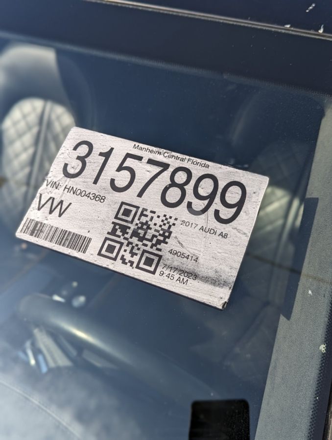 Audi A8 - фото 2