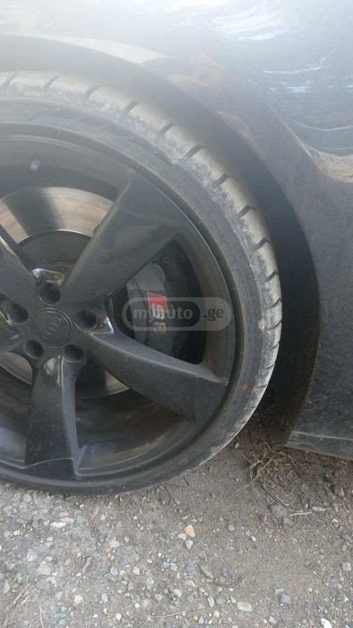 Audi A8 - фото 4