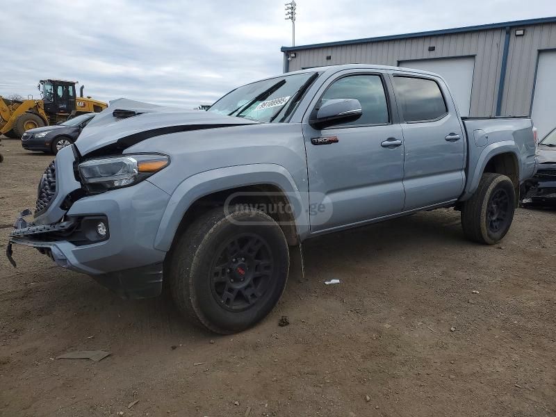 Toyota Tacoma - фото 1