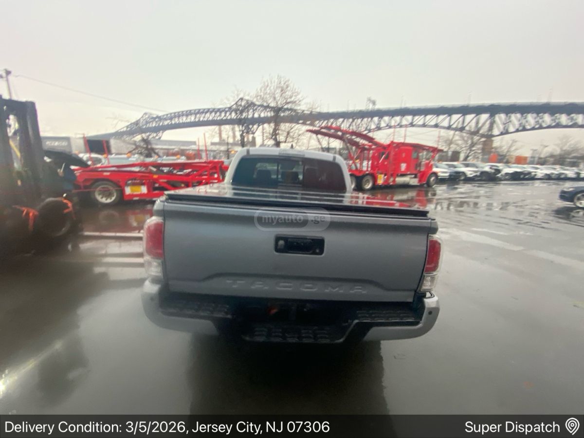 Toyota Tacoma - фото 12