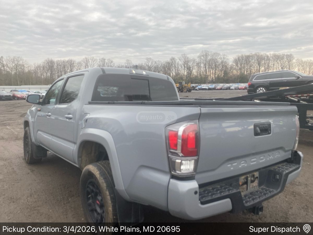 Toyota Tacoma - фото 13