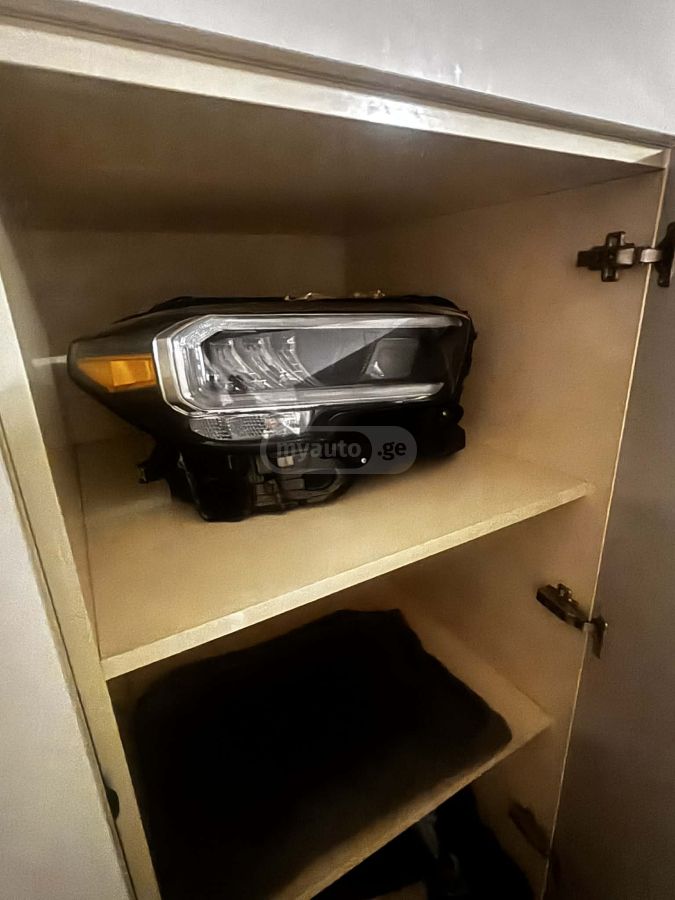 Toyota Tacoma - фото 15