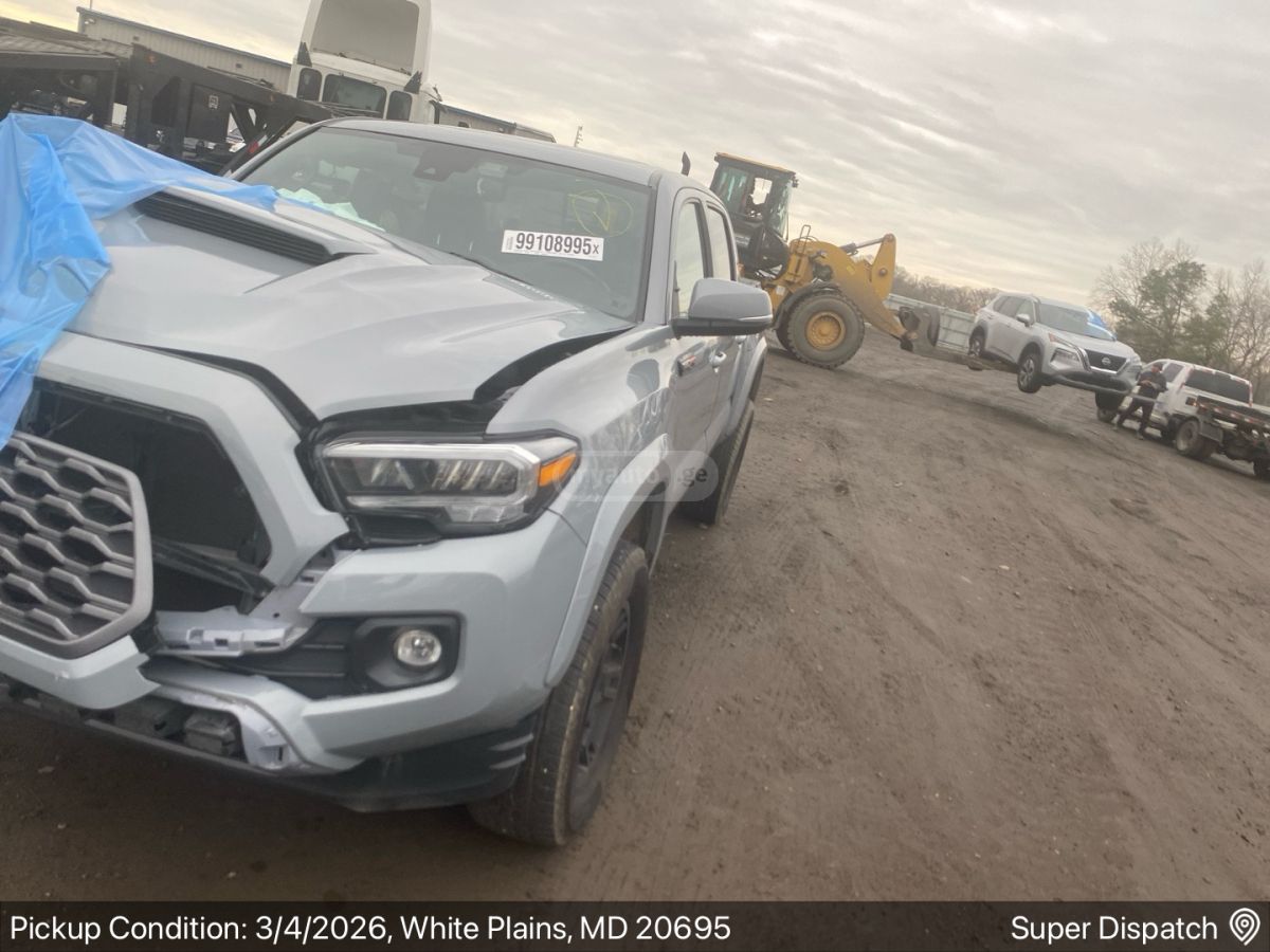 Toyota Tacoma - фото 2