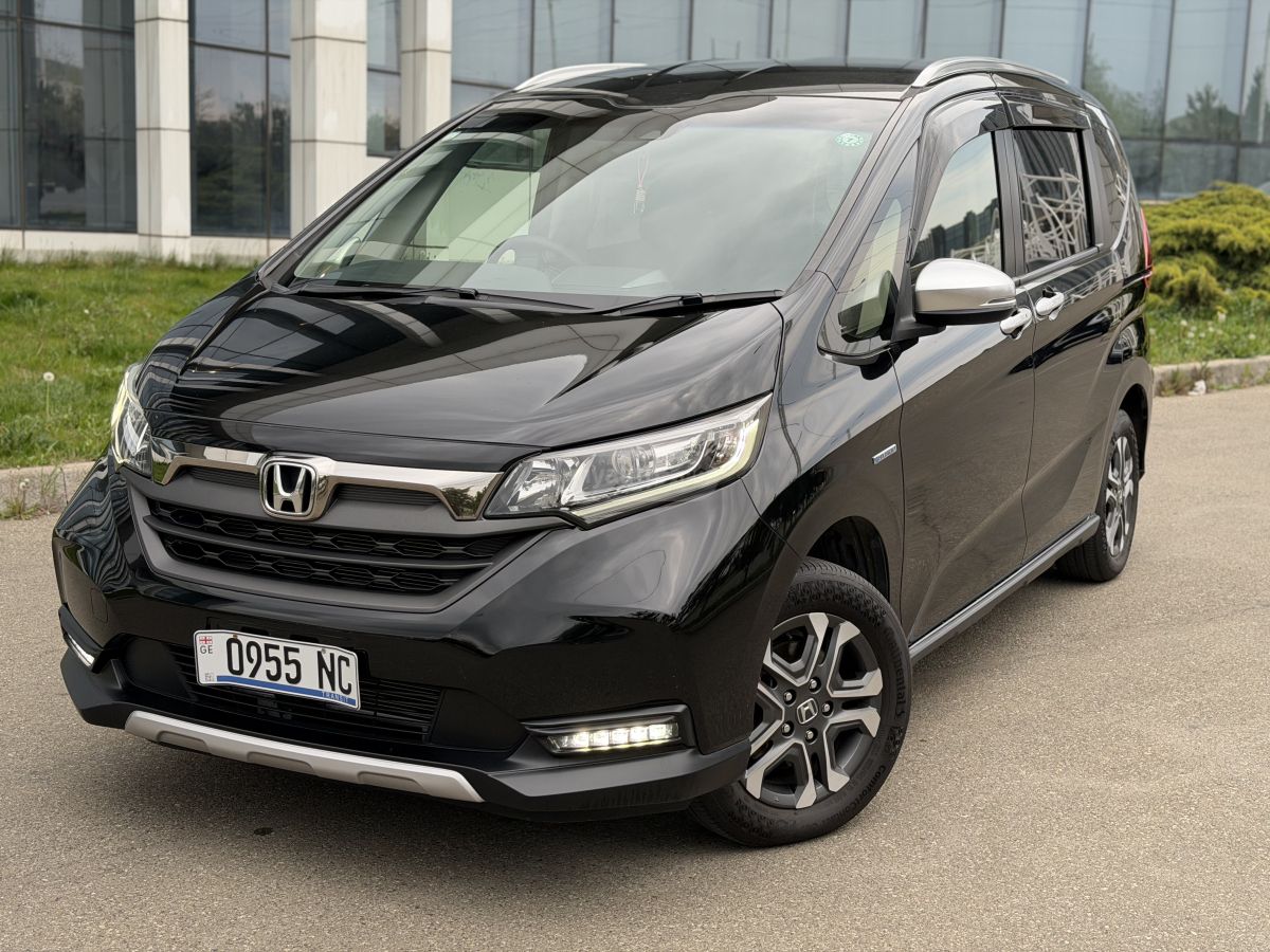 Honda Freed - фото 1