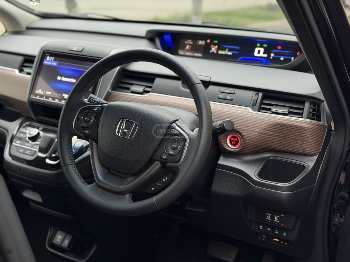 Honda Freed - фото 2