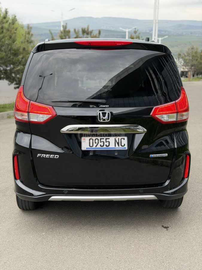 Honda Freed - фото 6