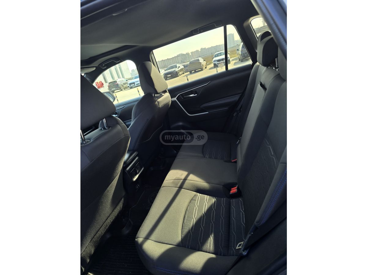 Toyota RAV 4 - фото 15
