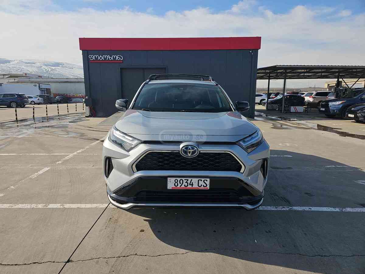 Toyota RAV 4 - фото 2