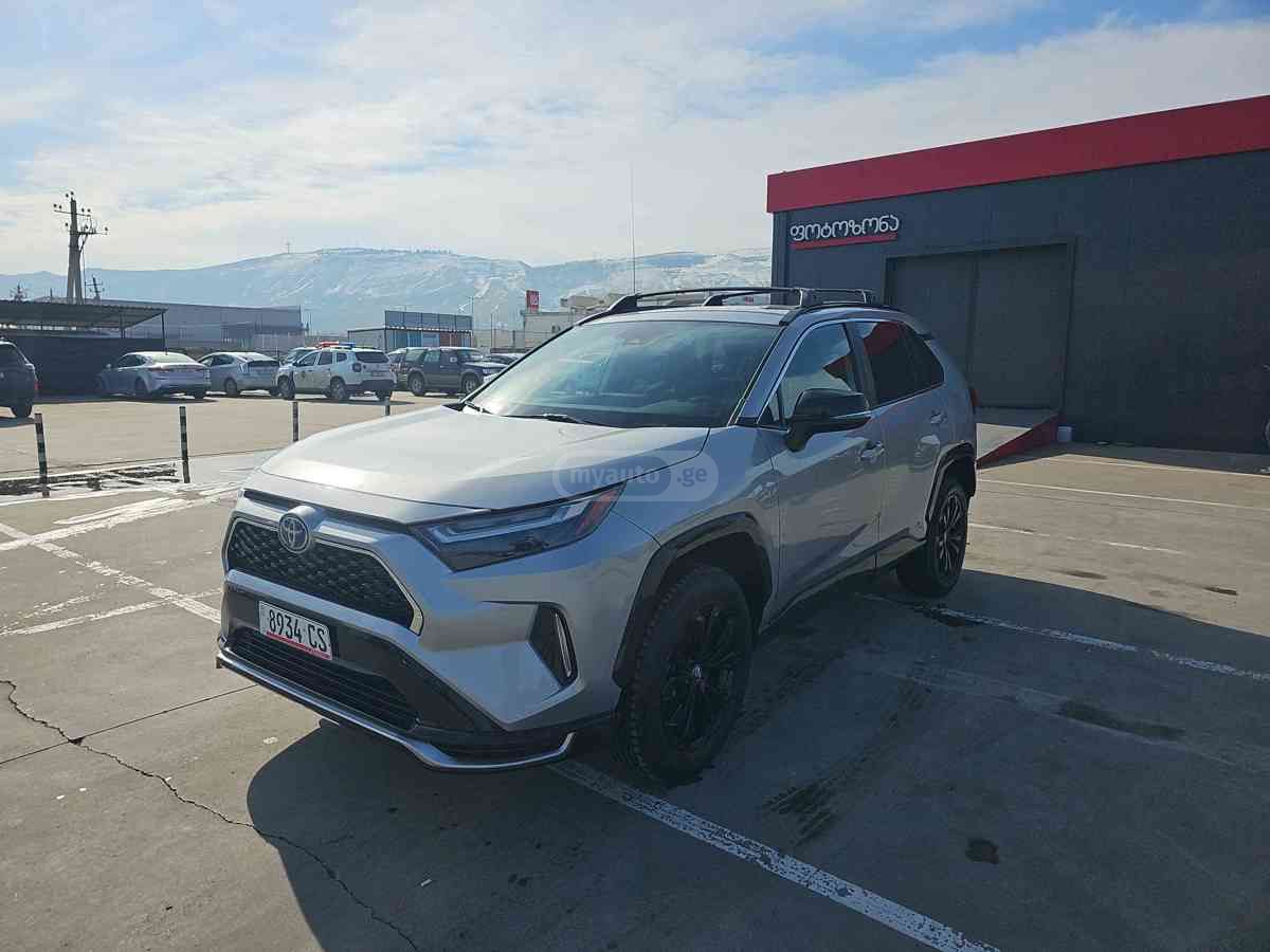 Toyota RAV 4 - фото 3