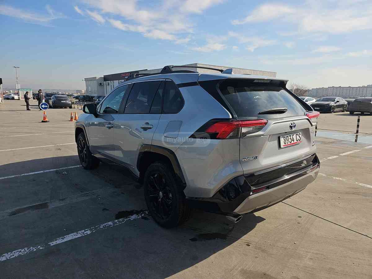 Toyota RAV 4 - фото 4
