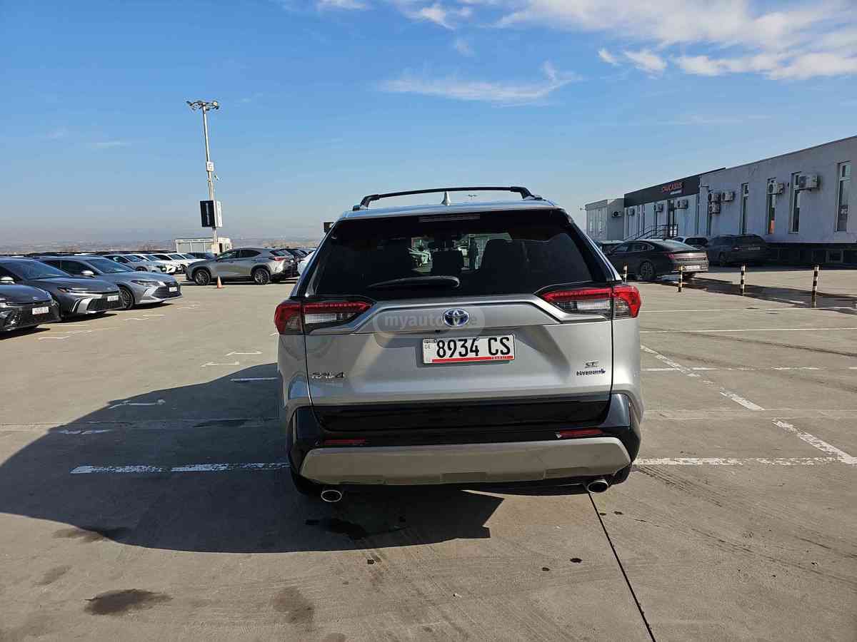 Toyota RAV 4 - фото 5