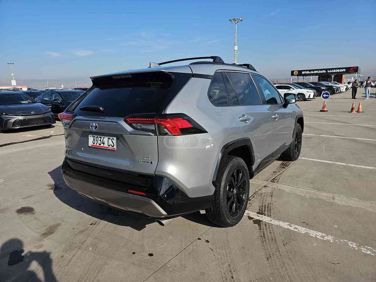 Toyota RAV 4 - фото 6