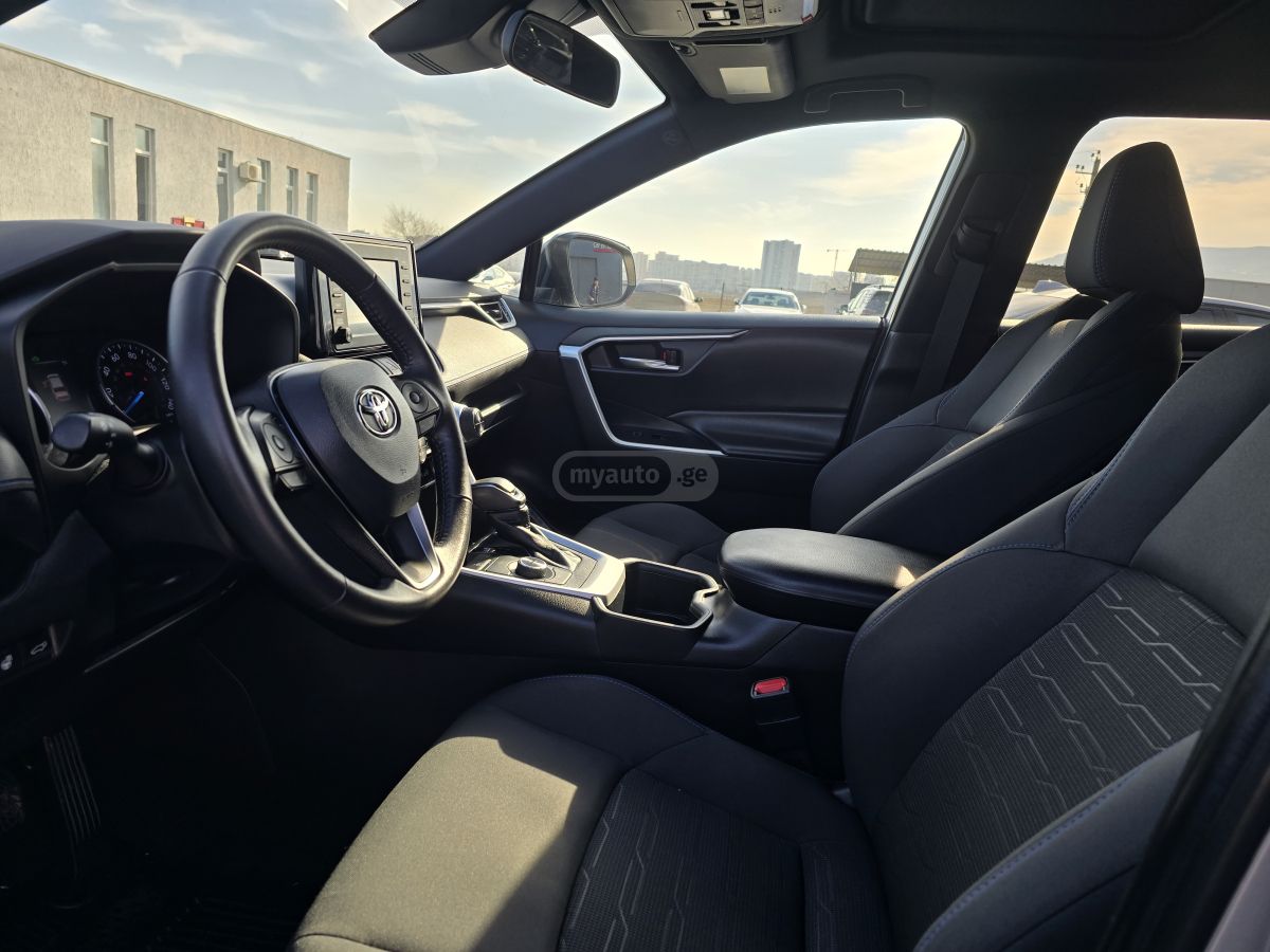 Toyota RAV 4 - фото 9