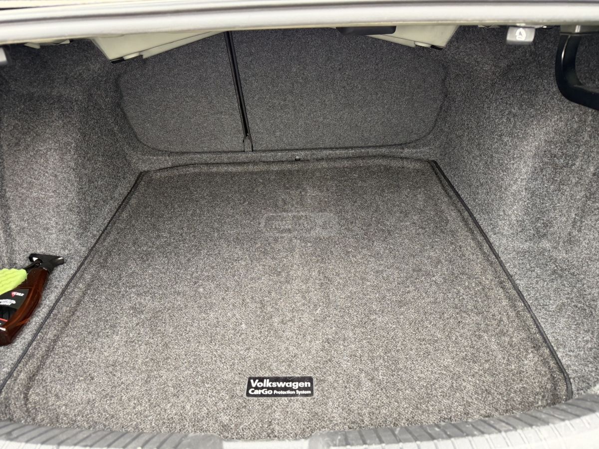 Volkswagen Jetta - фото 12