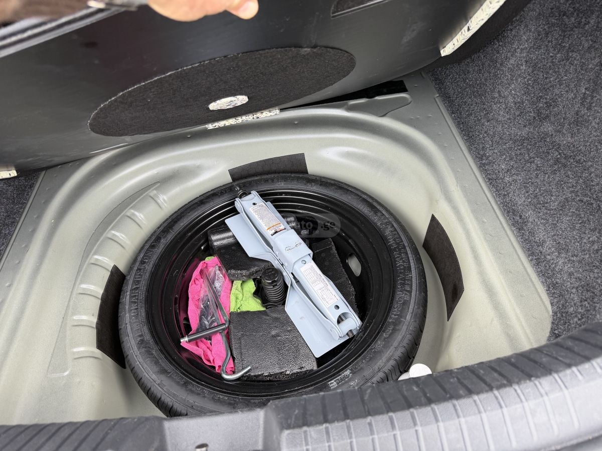 Volkswagen Jetta - фото 13