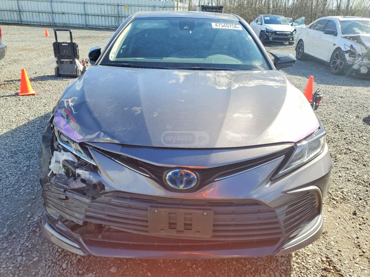 Toyota Camry - фото 3