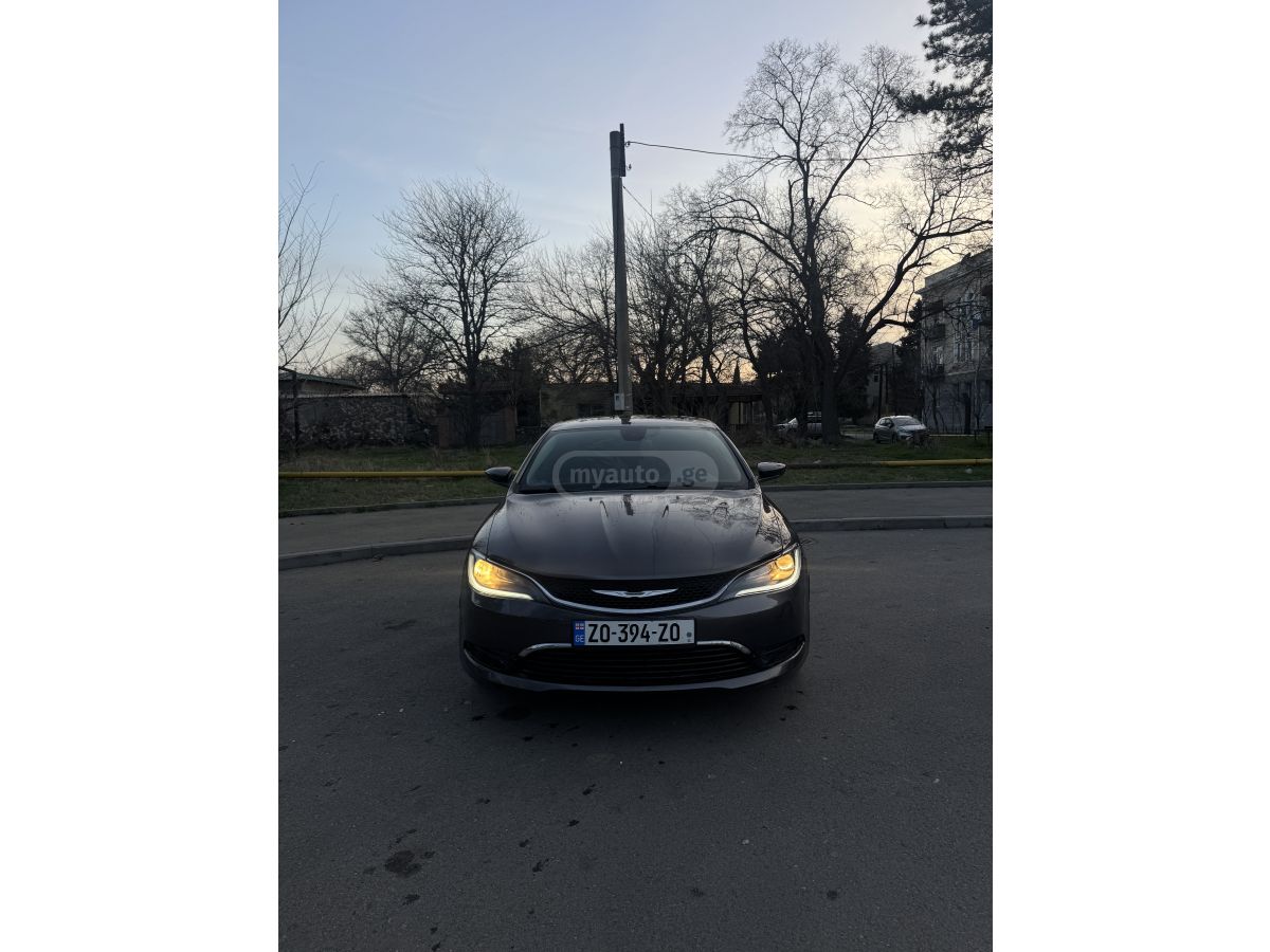 Chrysler 200 - фото 1