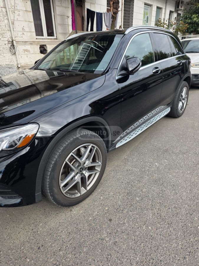 Mercedes-Benz GLC 300 - фото 2