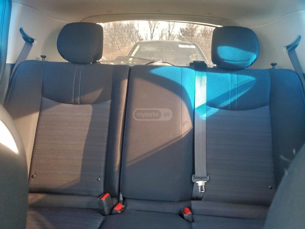 Nissan Leaf - фото 10