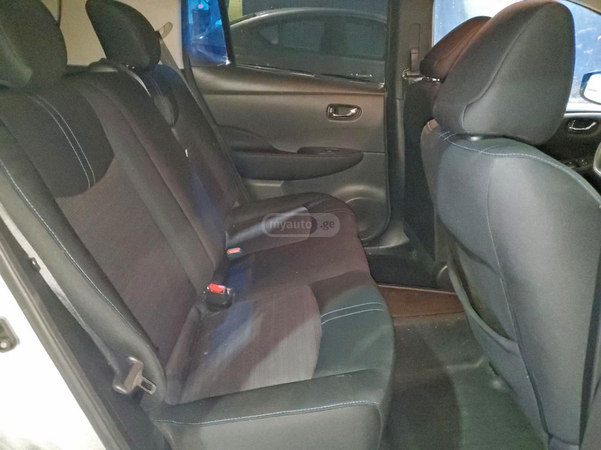 Nissan Leaf - фото 11