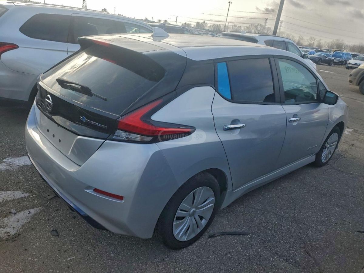 Nissan Leaf - фото 3