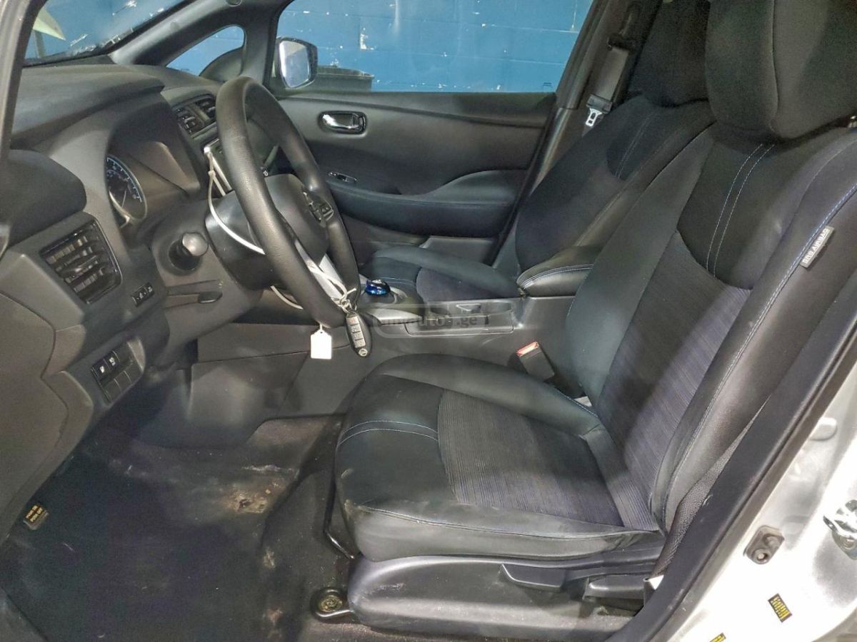 Nissan Leaf - фото 7