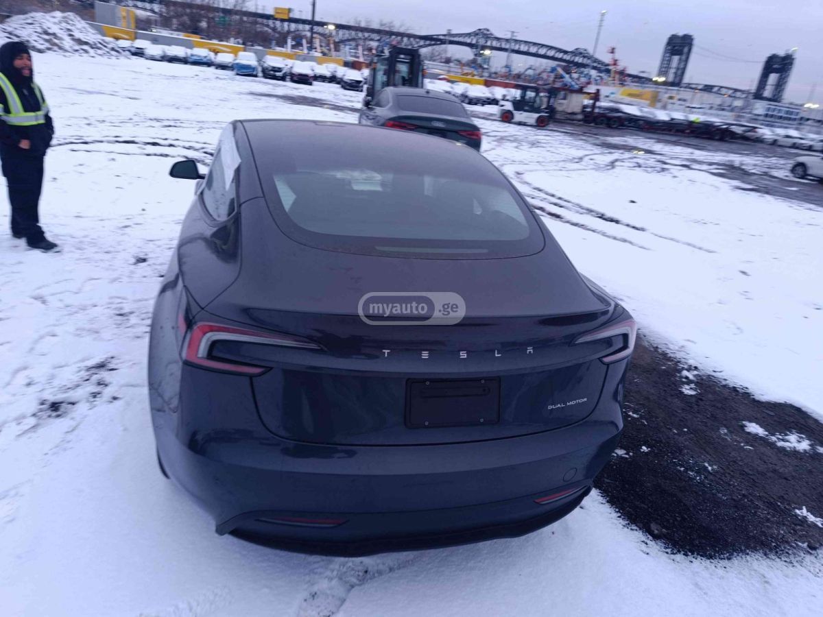 Tesla Model 3 2025 — миниатюра 2