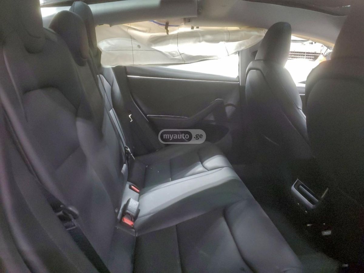 Tesla Model 3 2025 — миниатюра 4