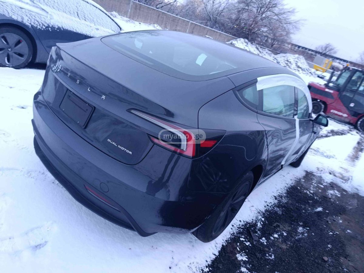 Tesla Model 3 2025 — миниатюра 5