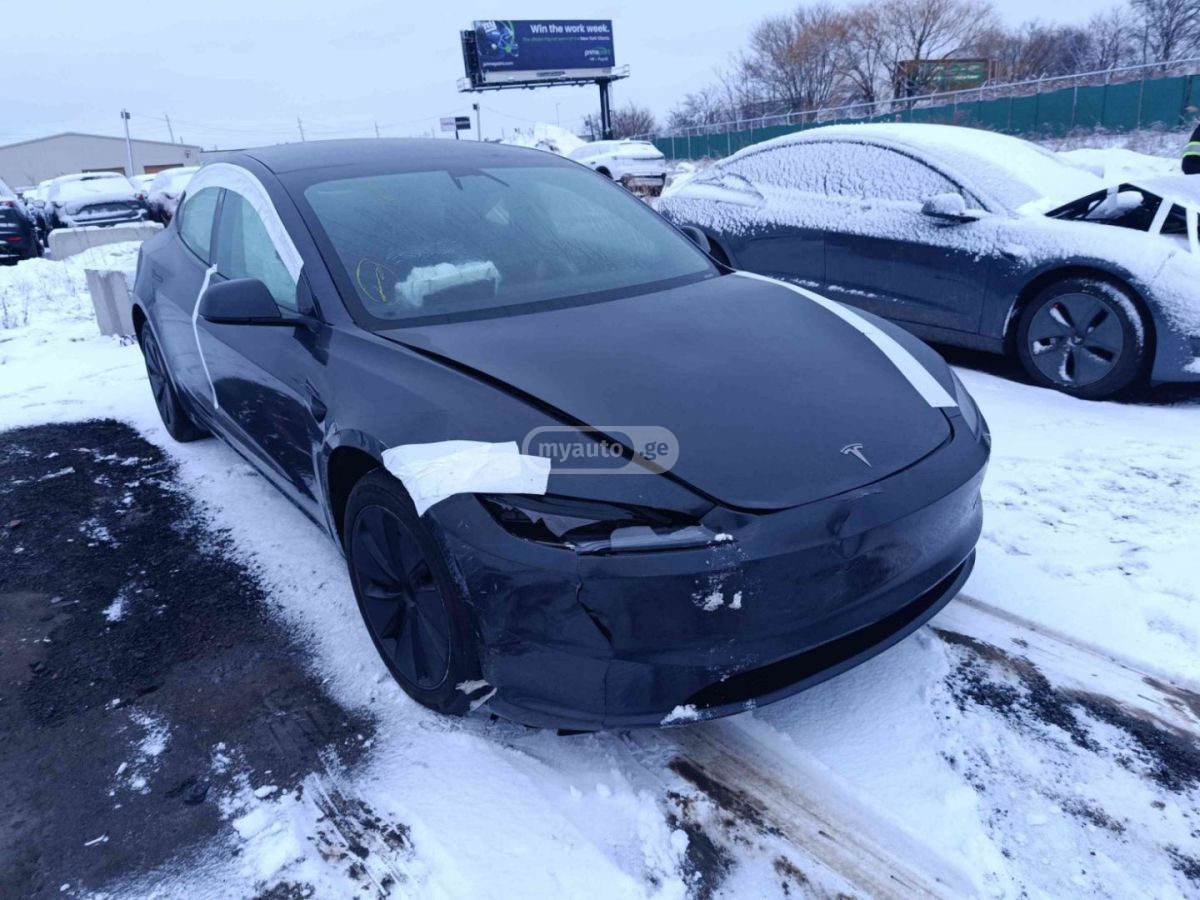 Tesla Model 3 2025 — миниатюра 9