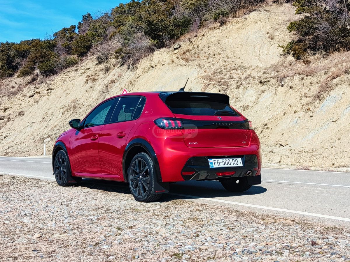 Peugeot 208 - фото 2