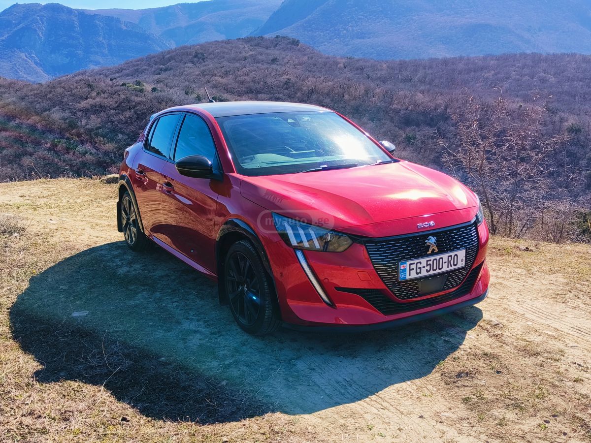 Peugeot 208 - фото 4