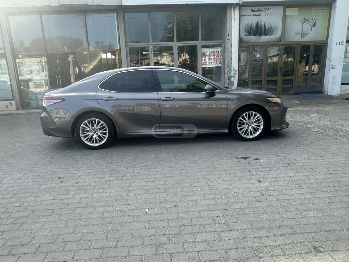 Toyota Camry - фото 4