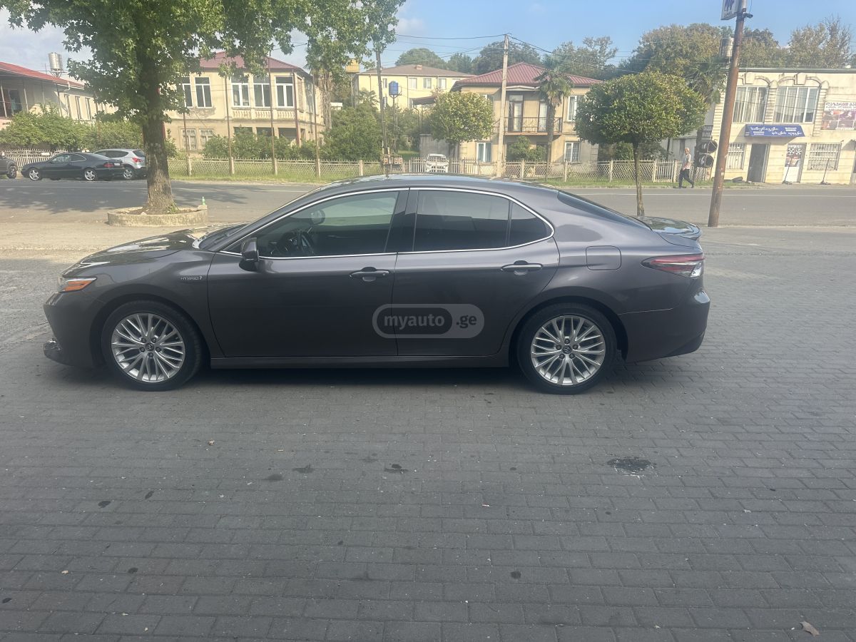 Toyota Camry - фото 5