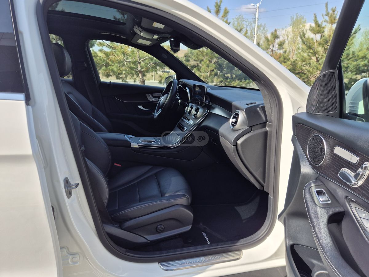 Mercedes-Benz GLC 300 - фото 11