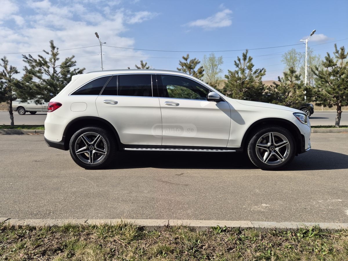 Mercedes-Benz GLC 300 - фото 15