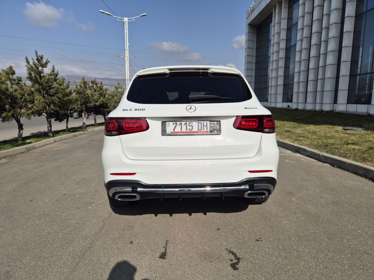 Mercedes-Benz GLC 300 - фото 8