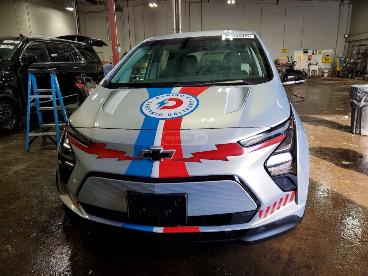 Chevrolet Bolt EV 2023 — миниатюра 5