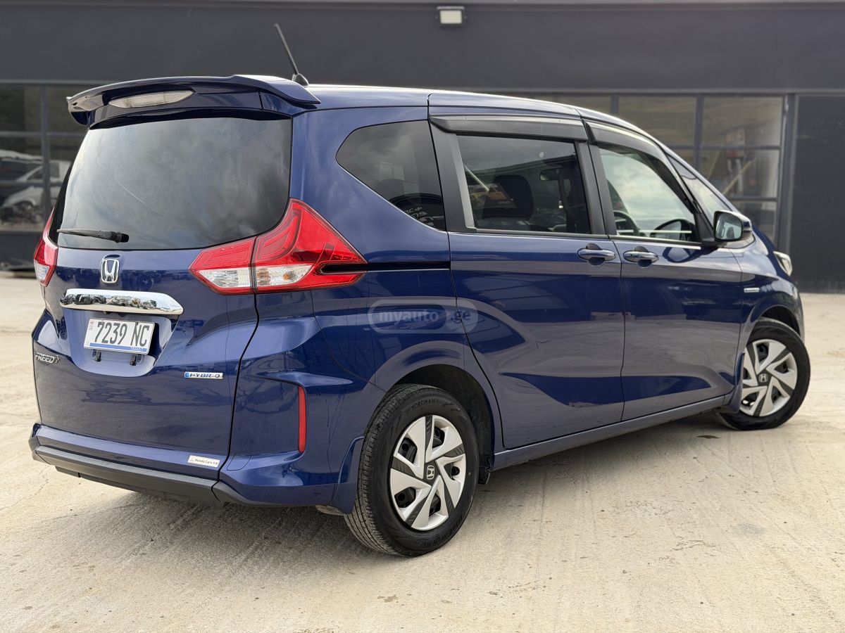 Honda Freed - фото 2