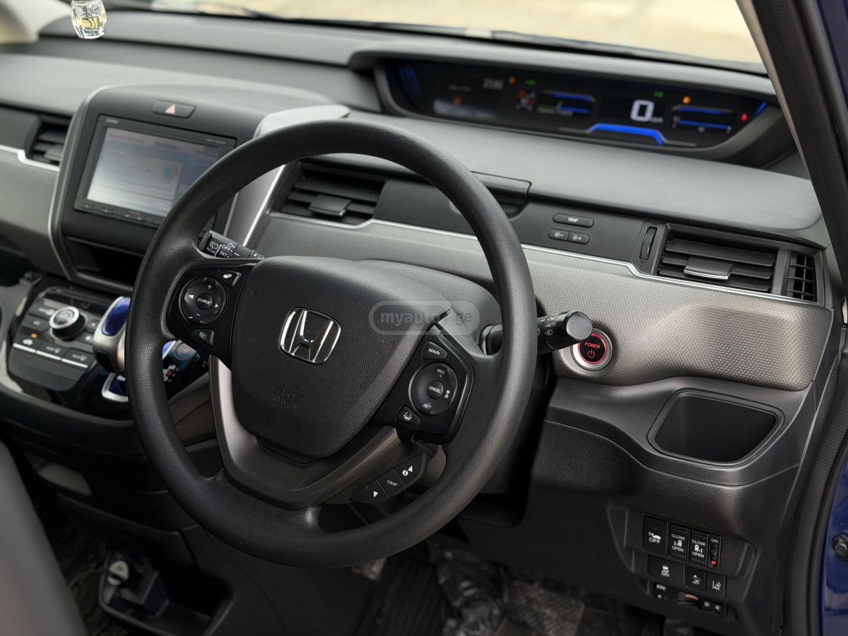 Honda Freed - фото 4