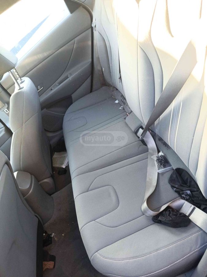 Hyundai Elantra - фото 10