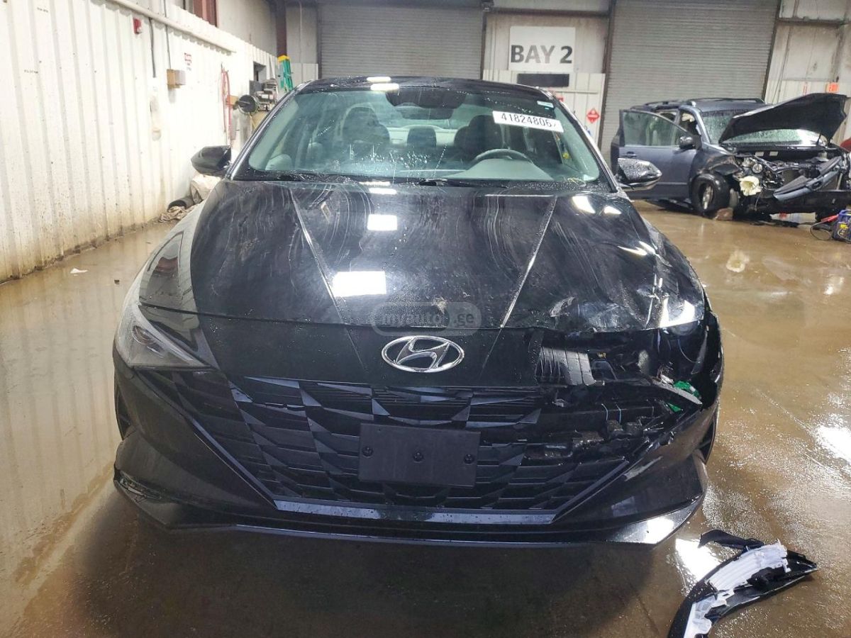 Hyundai Elantra - фото 14