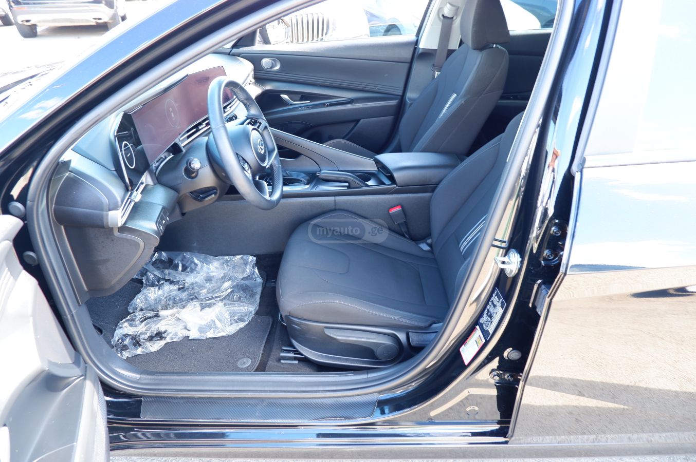 Hyundai Elantra - фото 10