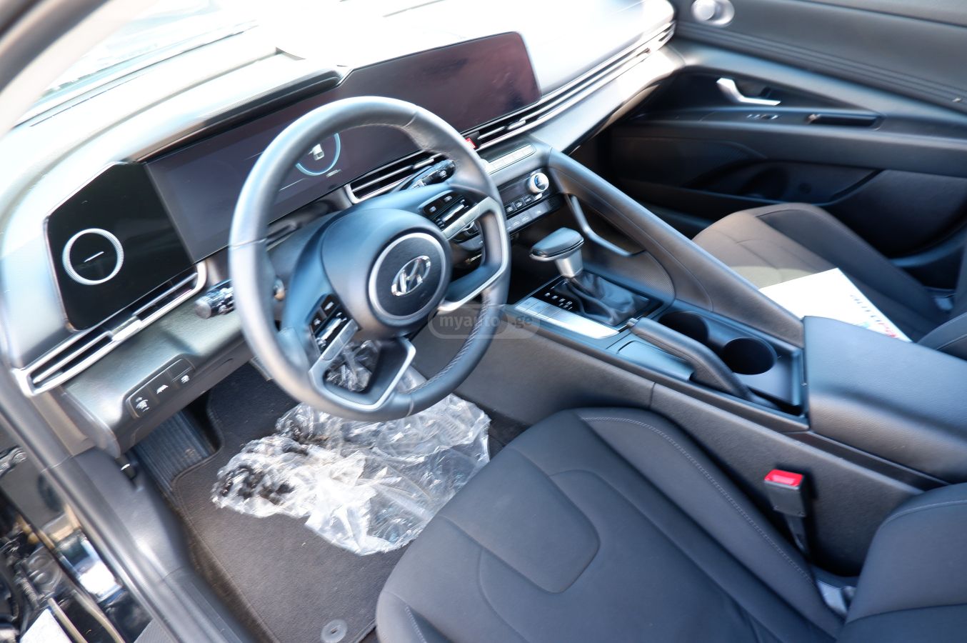 Hyundai Elantra - фото 12