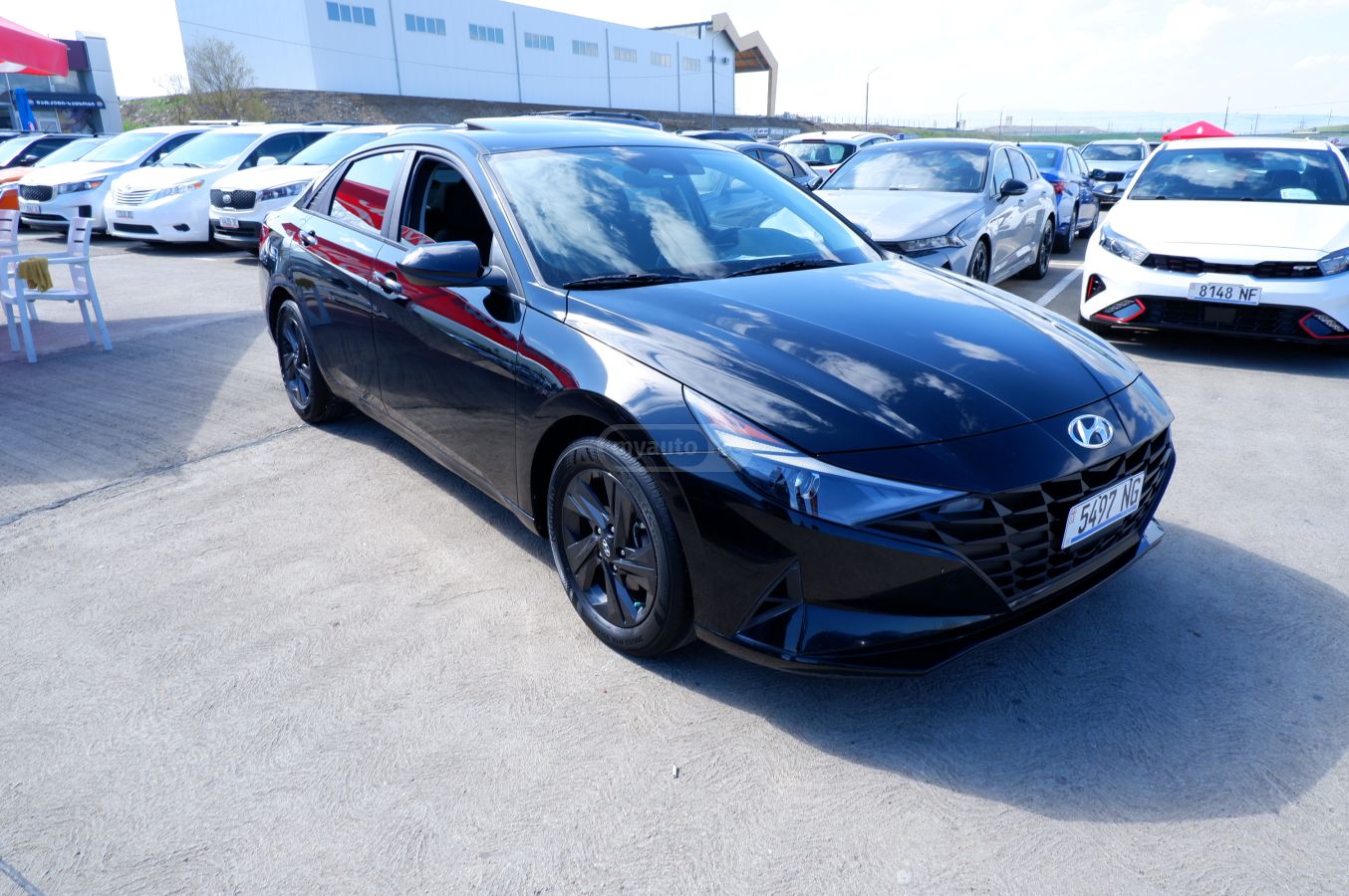 Hyundai Elantra - фото 3