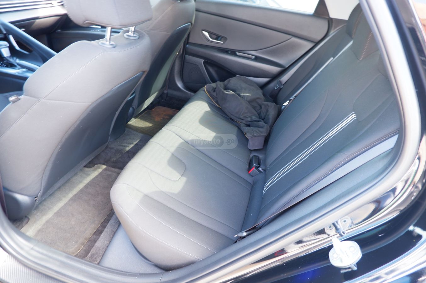 Hyundai Elantra - фото 7