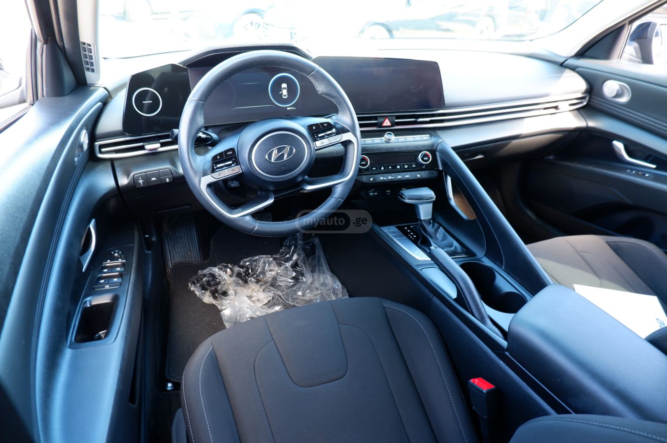 Hyundai Elantra - фото 8